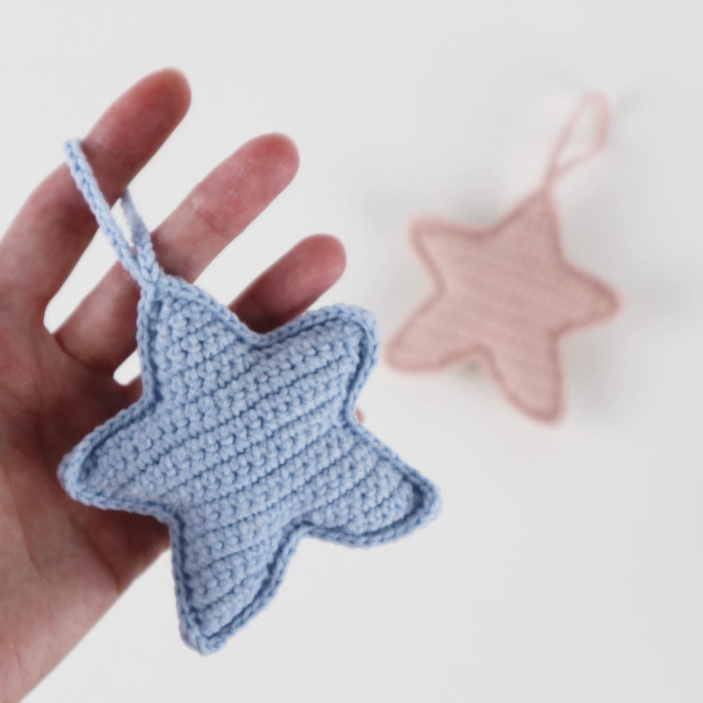 How to crochet a simple star